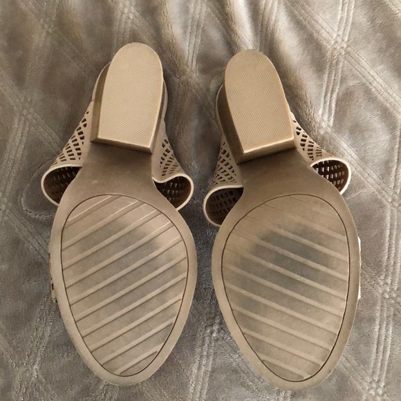 Heel - Picture 5 of 6